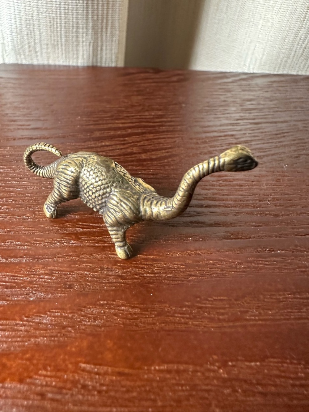 Brass-Colored Brachiosaurus Reptile Figurine - Vintage Style - Picture 3 of 14